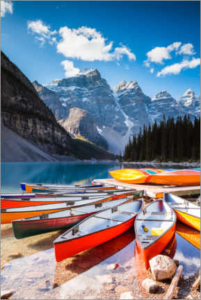 Plakat Colorful canoes at Moraine lake