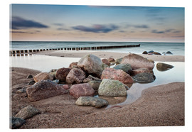 Obraz na szkle akrylowym  Stones and groynes on shore of the Baltic Sea. - Rico Ködder