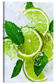 Obraz na płótnie  lime slices with ice and peppermint leaves