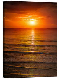 Obraz na płótnie  Sunrise in the Sea