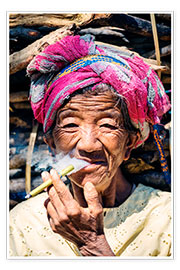 Plakat  Portrait of old woman smoking cigar, Myanmar, Asia - Matteo Colombo
